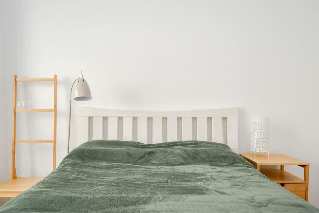 New Modern Apartment In City Center Братислава Екстериор снимка