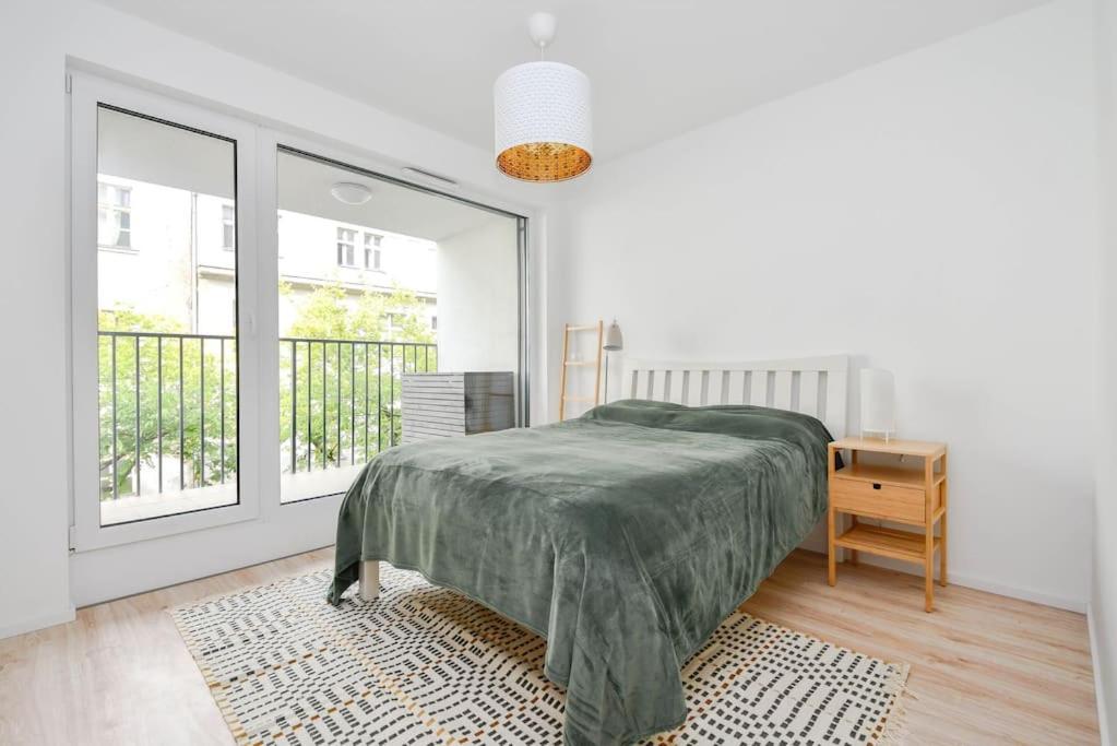 New Modern Apartment In City Center Братислава Екстериор снимка